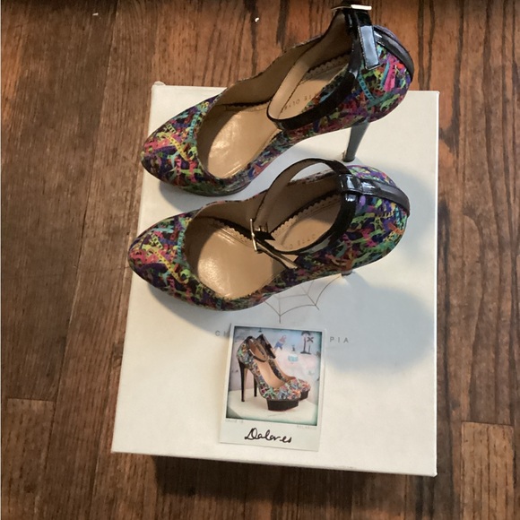 Shoes - Picture 2 of 5